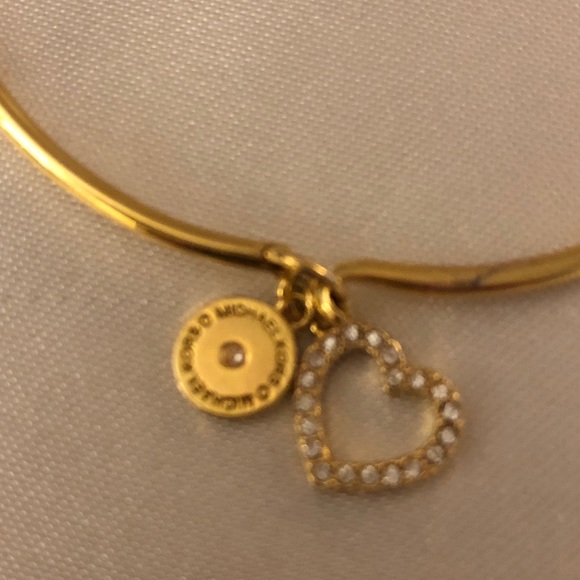 Michael Kors Gold Plated Over Brass Bangle With Logo & Heart Charms NWT - Picture 4 of 10
